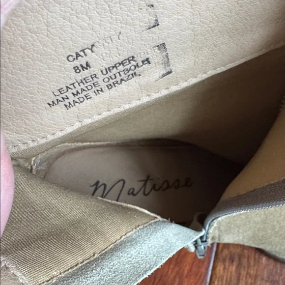MATISSE CATY ANKLE BOOT, TAUPE, SIZE 8. - Picture 9 of 11